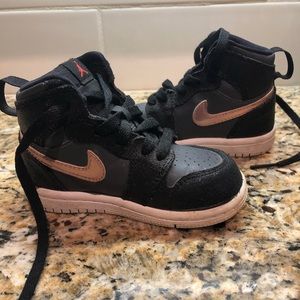 Rose gold swish Jordan’s size 5c